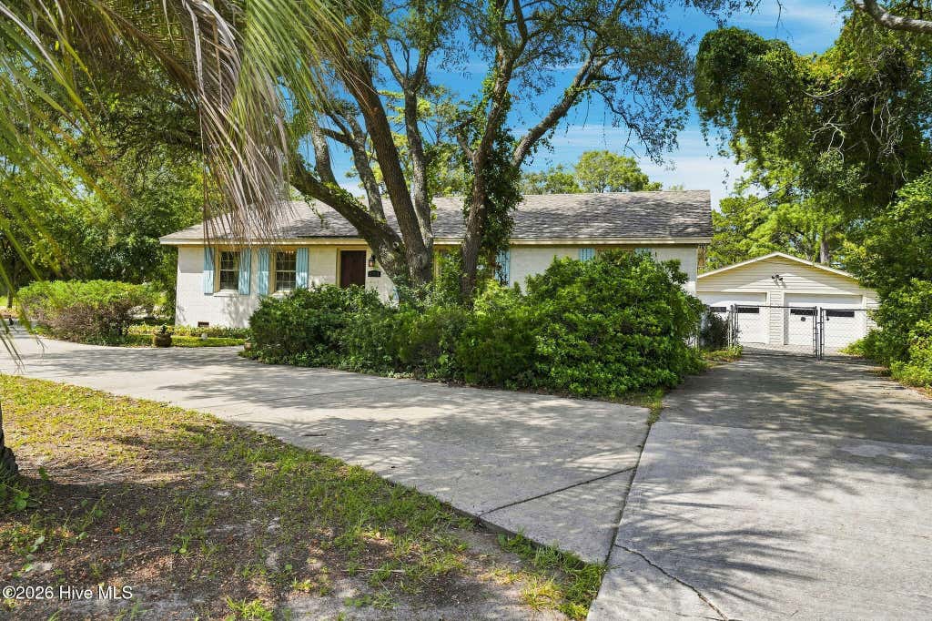Photo of 814 Cape Fear Boulevard, Carolina Beach, NC 28428 (MLS # 100596087)