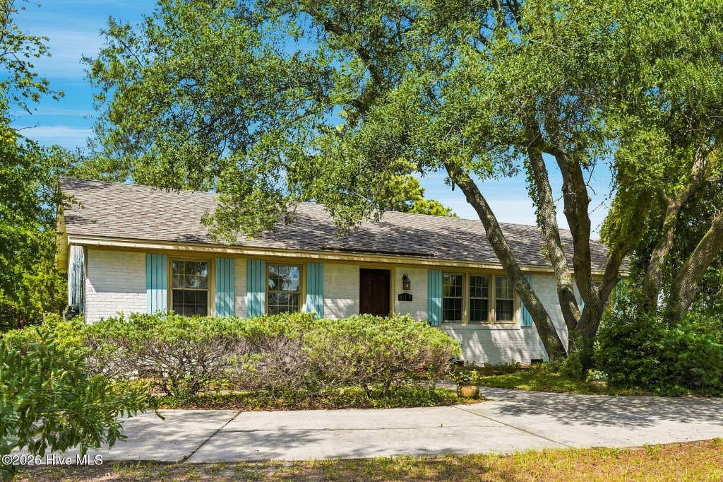 Photo of 814 Cape Fear Boulevard, Carolina Beach, NC 28428 (MLS # 100596087)