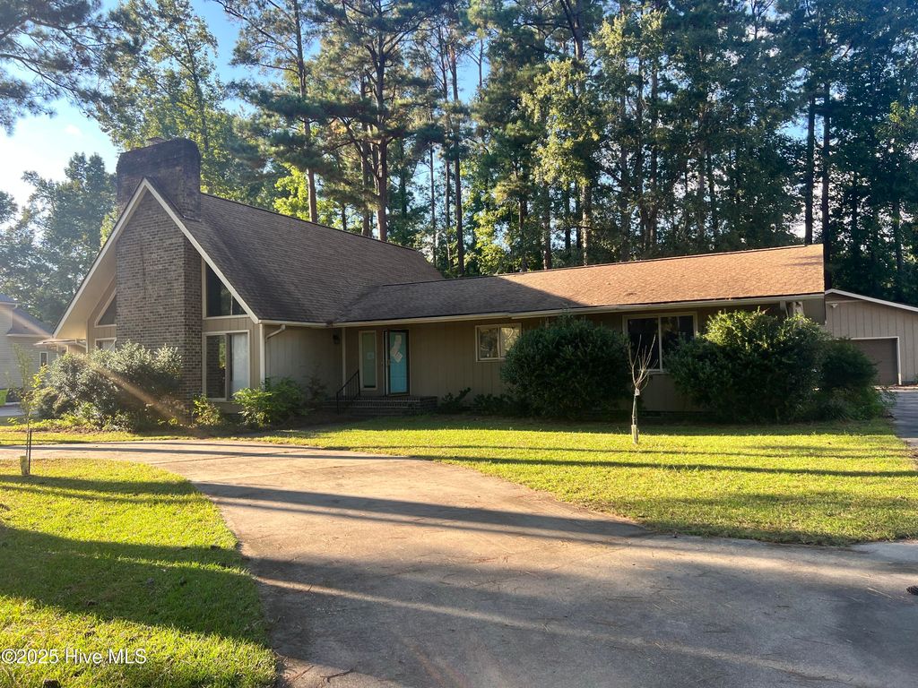 Photo of 529 Ole Farm Trail, Whiteville, NC 28472 (MLS # 100536127)