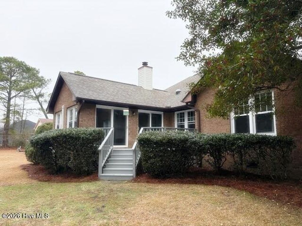 Photo of 5718 Sloop Court, New Bern, NC 28560 (MLS # 100556117)