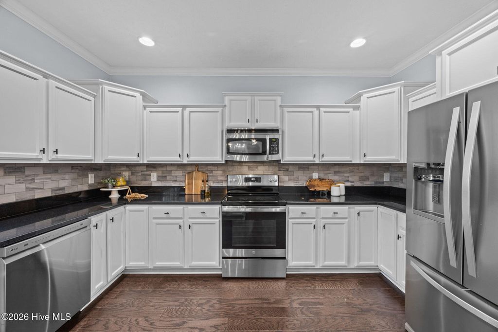 Photo of 212 Easterly Drive, New Bern, NC 28560 (MLS # 100563841)