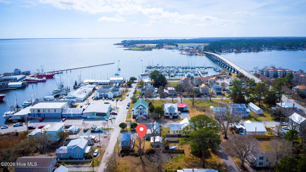 Photo of 402 Hodges Street, Oriental, NC 28571 (MLS # 100558360)