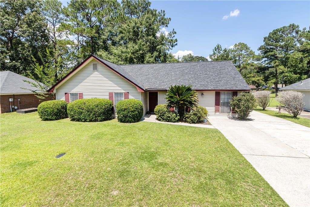 Photo of 8 Bitterroot Lane, Savannah, GA 31419 (MLS # SA359983)