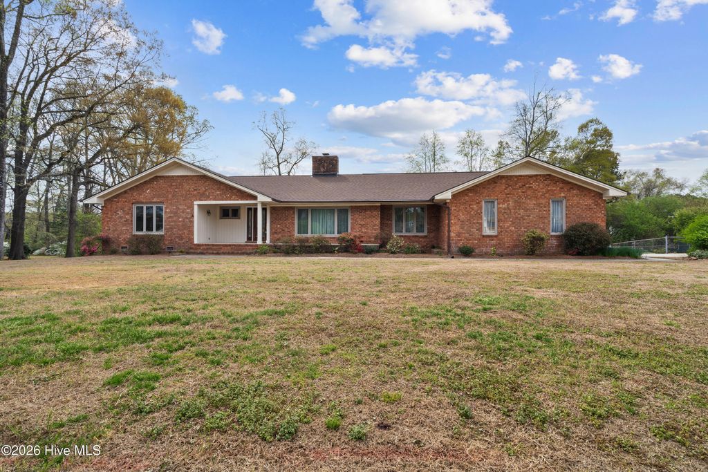 Photo of 4318 Country Club Drive N, Wilson, NC 27896 (MLS # 100563196)