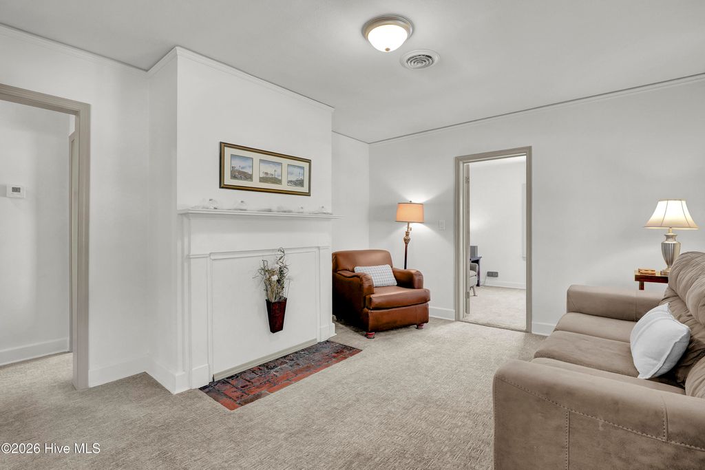 Photo of 118 Queens Road, Jacksonville, NC 28540 (MLS # 100575509)