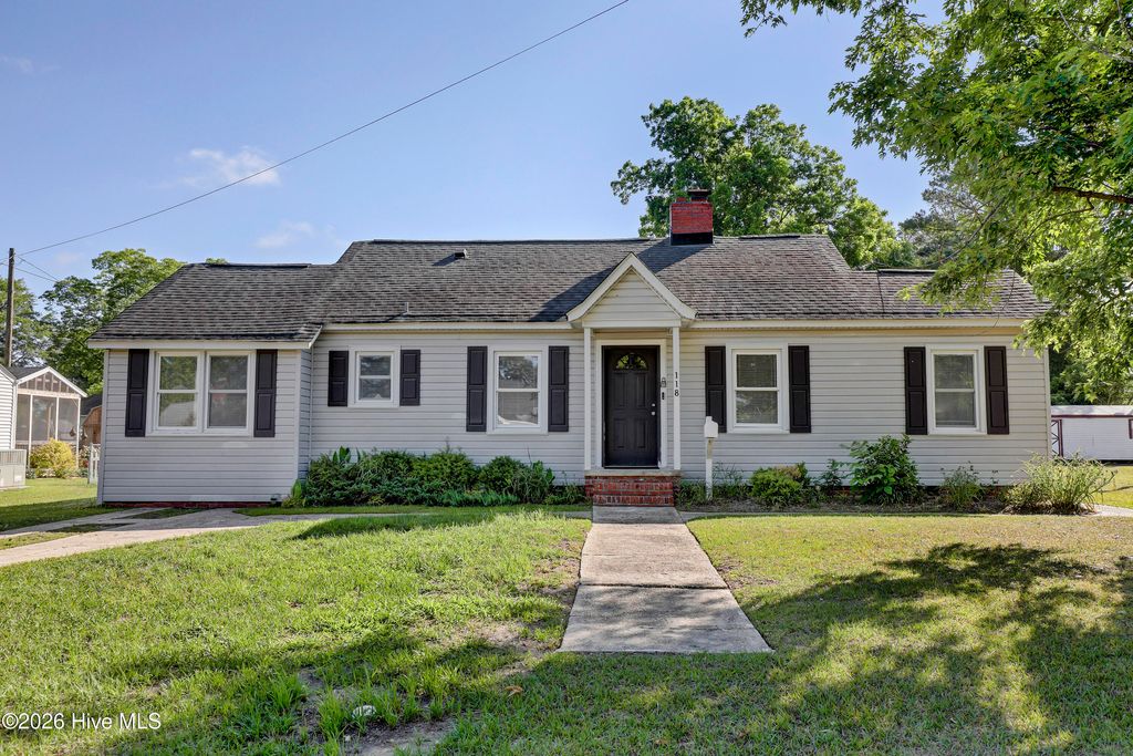 Photo of 118 Queens Road, Jacksonville, NC 28540 (MLS # 100575509)