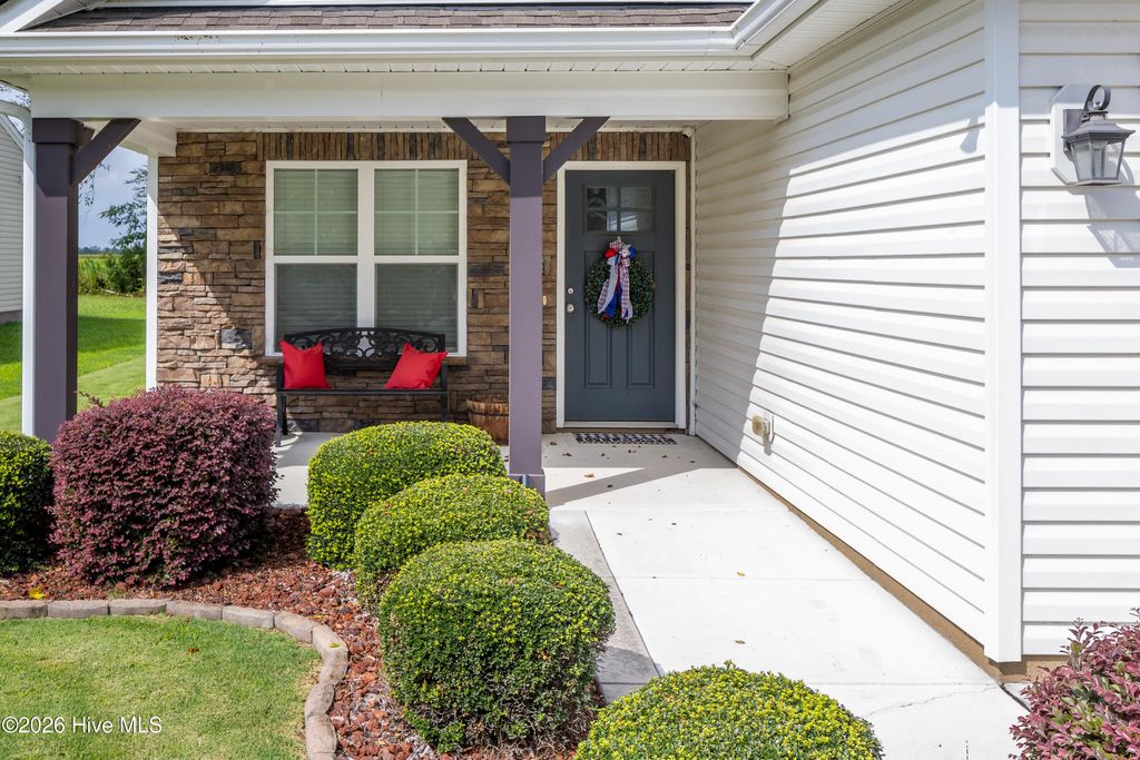 Photo of 104 Cove Place, Clinton, NC 28328 (MLS # 100590607)