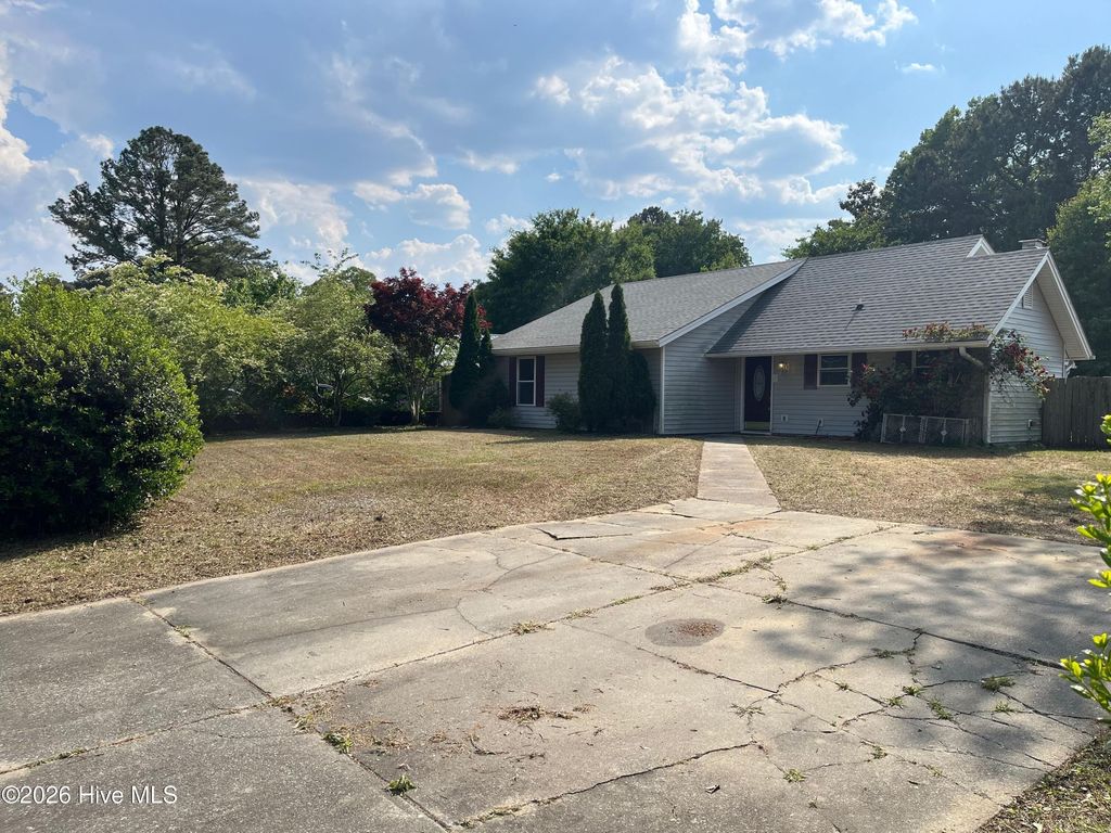 Photo of 502 S Pine Cone Lane, Jacksonville, NC 28546 (MLS # 100569627)