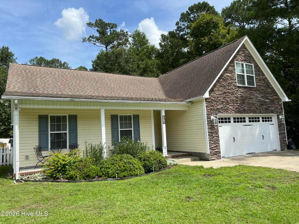 Photo of 270 Blue Creek Farms Drive, Jacksonville, NC 28540 (MLS # 100600608)