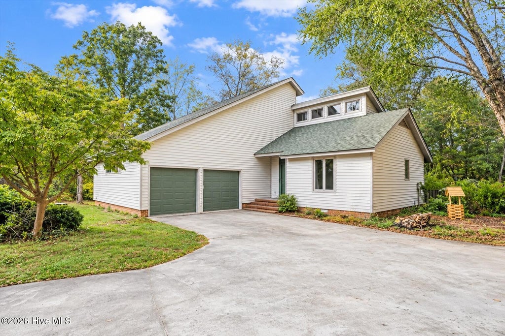 Photo of 105 Pinehaven Court, Goldsboro, NC 27534 (MLS # 100611117)