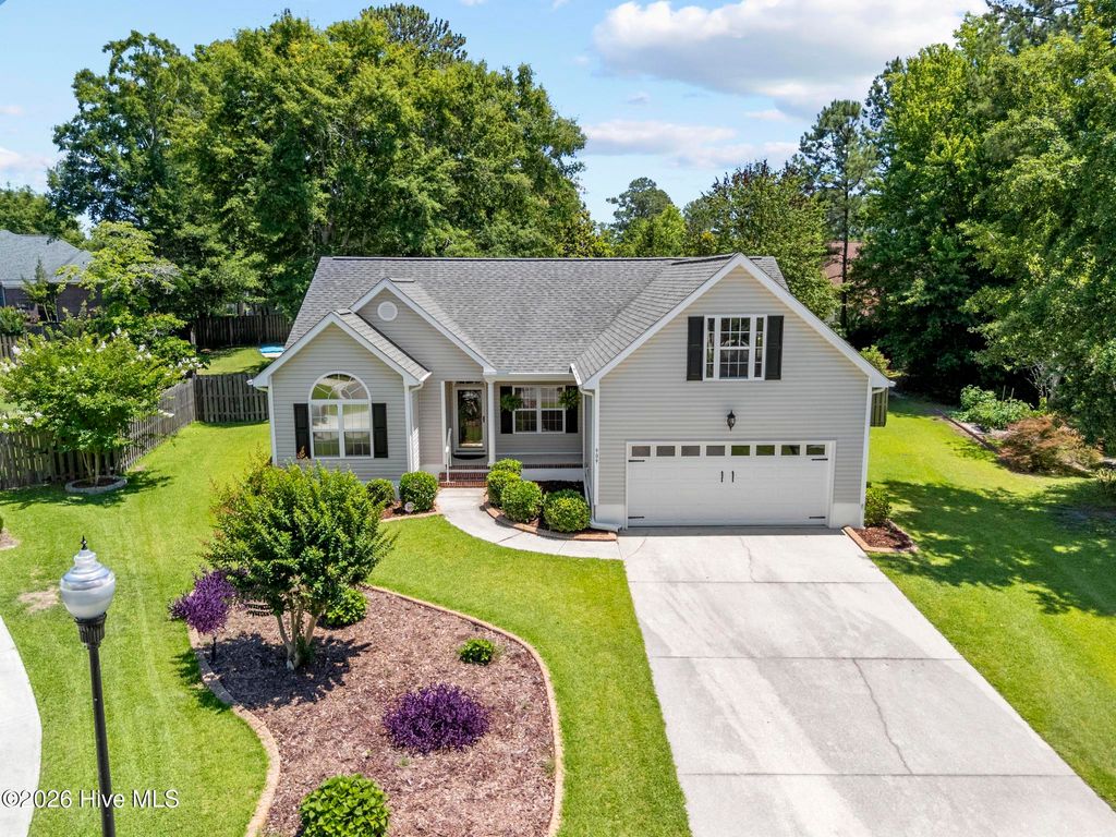 Photo of 909 Woodridge Court SE, Leland, NC 28451 (MLS # 100578038)