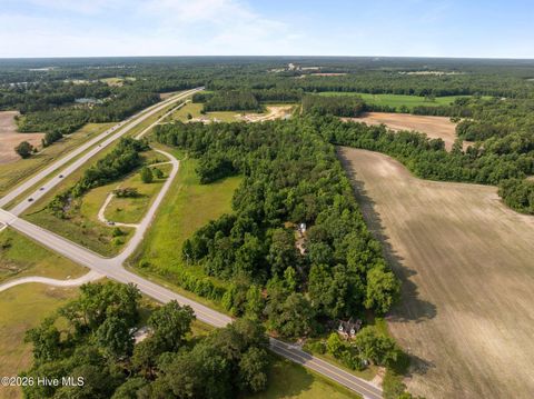 Vacant Land For Sale - 0000 White Oak River Road<br/> Jones County, Maysville, NC 28555