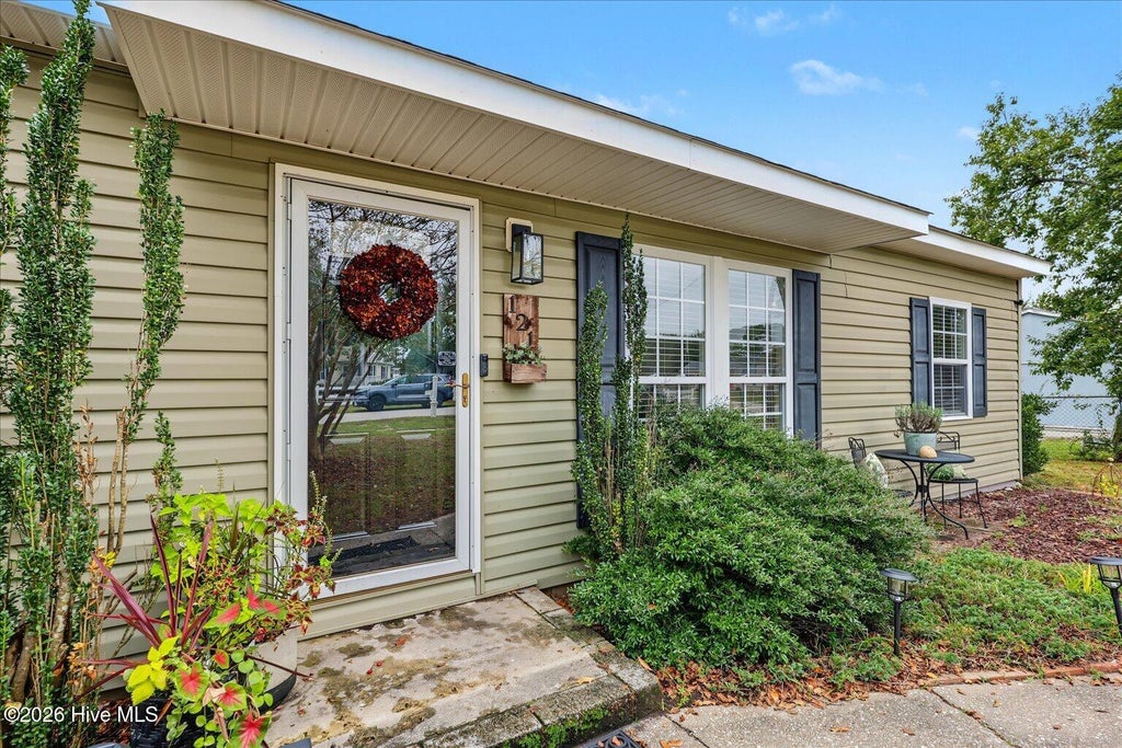 Photo of 121 Freshwater Drive, Hubert, NC 28539 (MLS # 100609242)
