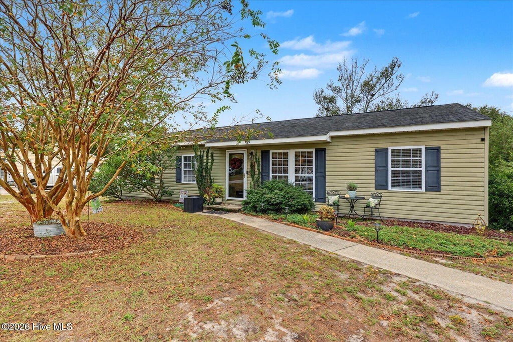 Photo of 121 Freshwater Drive, Hubert, NC 28539 (MLS # 100609242)