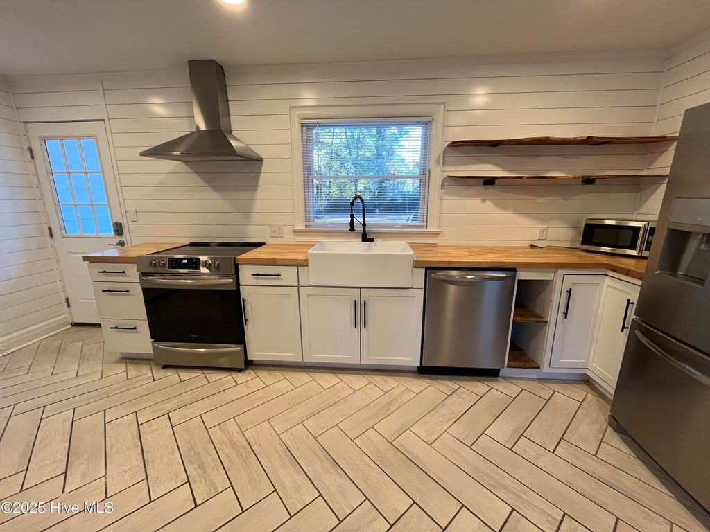 Photo of 3728 Winston Boulevard, Wilmington, NC 28403 (MLS # 100546047)