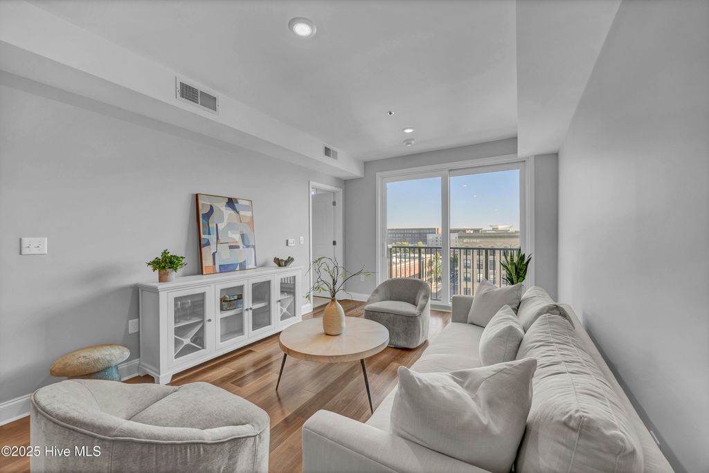 Photo of 14 Grace Street #810, Wilmington, NC 28401 (MLS # 100541384)