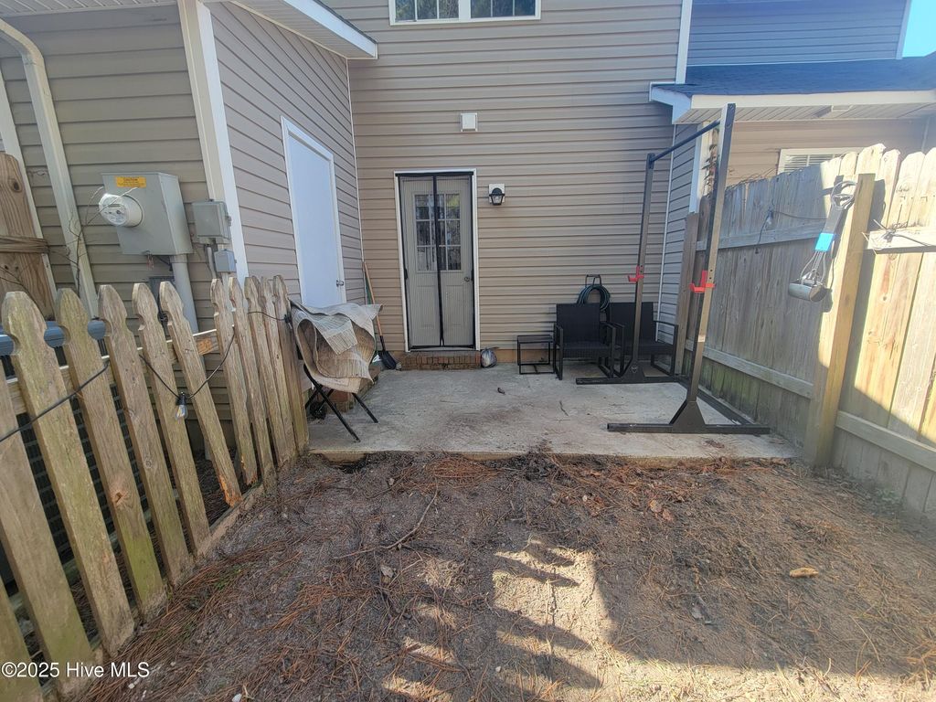 Photo of 204 Woodlake Court, Jacksonville, NC 28546 (MLS # 100572512)