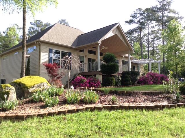 218 Monroe Lane
