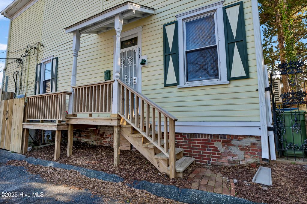 Photo of 103 N 8th Street, Wilmington, NC 28401 (MLS # 100576224)