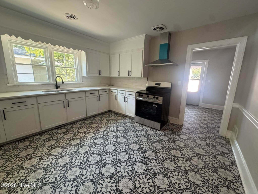Photo of 521 S Taylor Street, Rocky Mount, NC 27803 (MLS # 100604934)