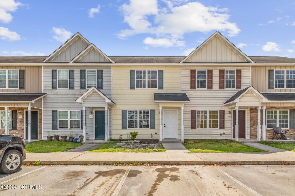 Photo of 1004 Banister Loop, Jacksonville, NC 28546 (MLS # 100571735)