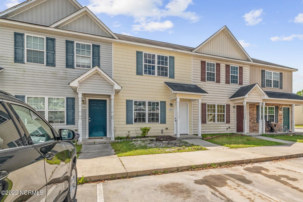 Photo of 1004 Banister Loop, Jacksonville, NC 28546 (MLS # 100571735)