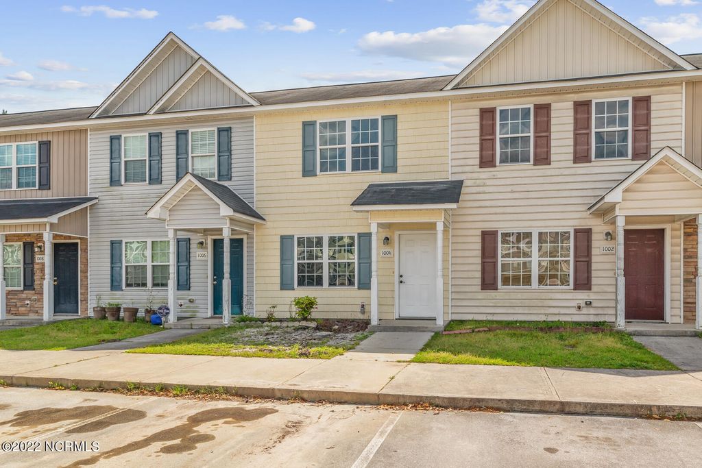Photo of 1004 Banister Loop, Jacksonville, NC 28546 (MLS # 100571735)