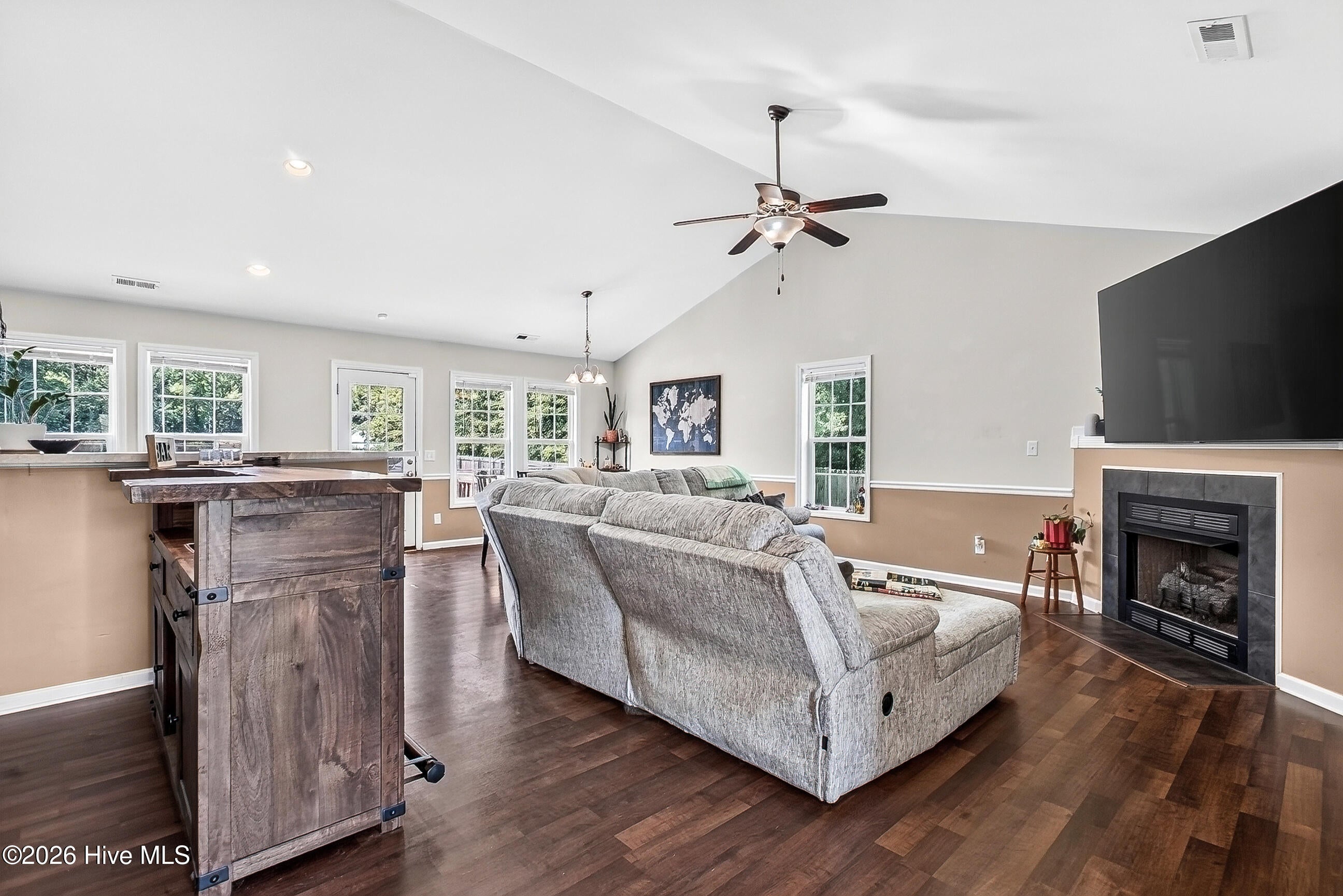 303 Sky Blue Lane