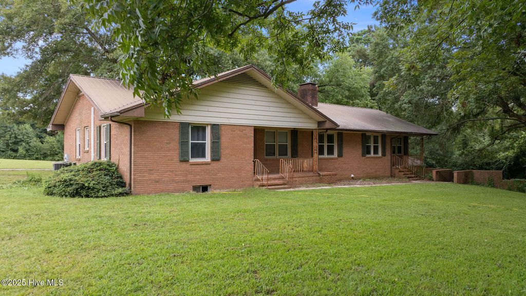 Photo of 3901 S Us 117 Alt Highway, Dudley, NC 28333 (MLS # 100525422)