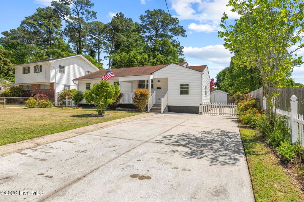 Photo of 500 Nelson Drive, Jacksonville, NC 28540 (MLS # 100569487)