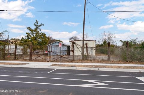 Tiny photo for 1403 S 5th Avenue, Wilmington, NC 28401 (MLS # 100546015)