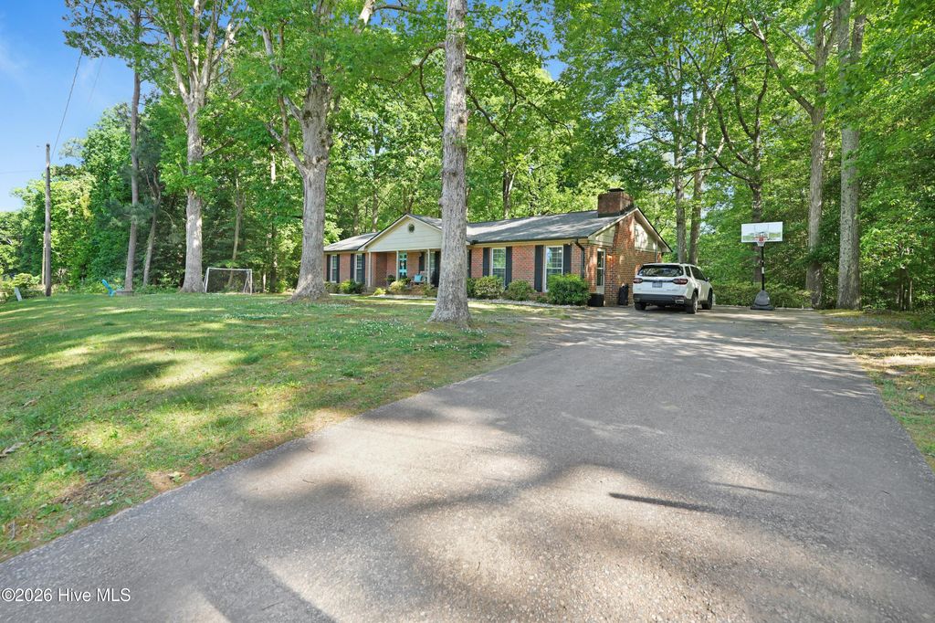 Photo of 281 Greenbrier Road, Tarboro, NC 27886 (MLS # 100570368)