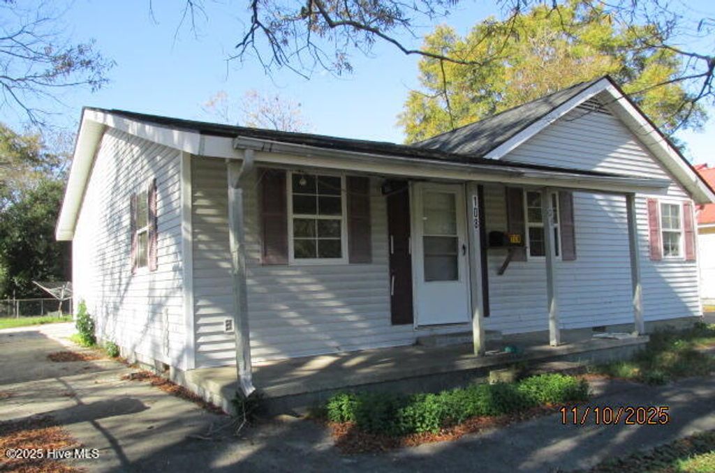 Photo of 108 High Street, Lumberton, NC 28358 (MLS # 100540833)