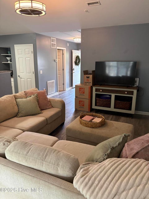 Tiny photo for 1402 Willoughby Park Court #Unit 7, Wilmington, NC 28412 (MLS # 100600202)