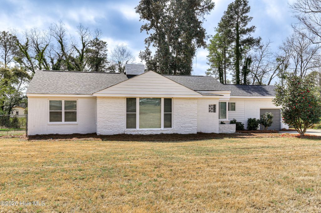 Photo of 1813 Courtney Drive, North Augusta, SC 29841 (MLS # 100585823)