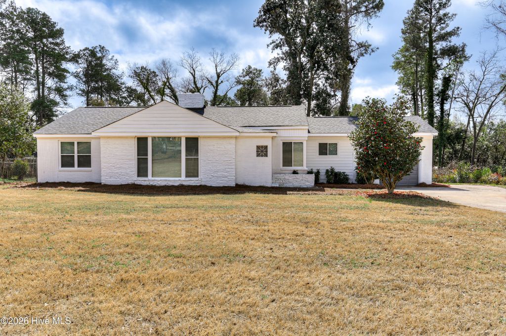 Photo of 1813 Courtney Drive, North Augusta, SC 29841 (MLS # 100585823)