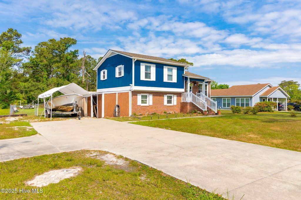 Photo of 213 Nine Mile Road, Newport, NC 28570 (MLS # 100553980)