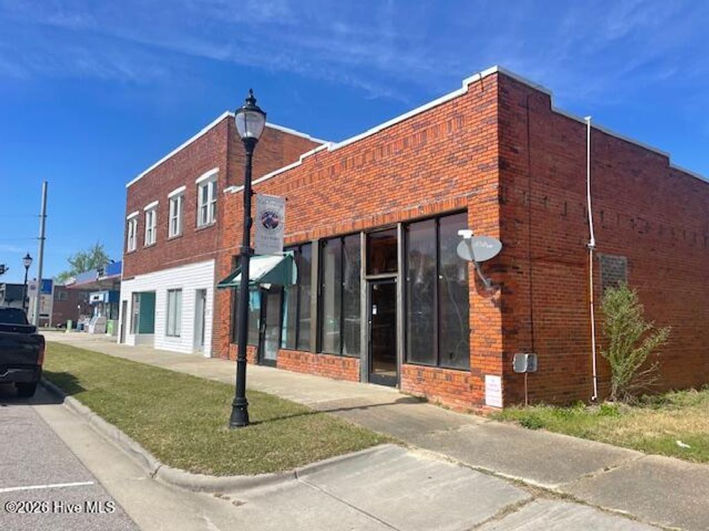 Photo of 105 E Broad Street, Elizabethtown, NC 28337 (MLS # 100560874)