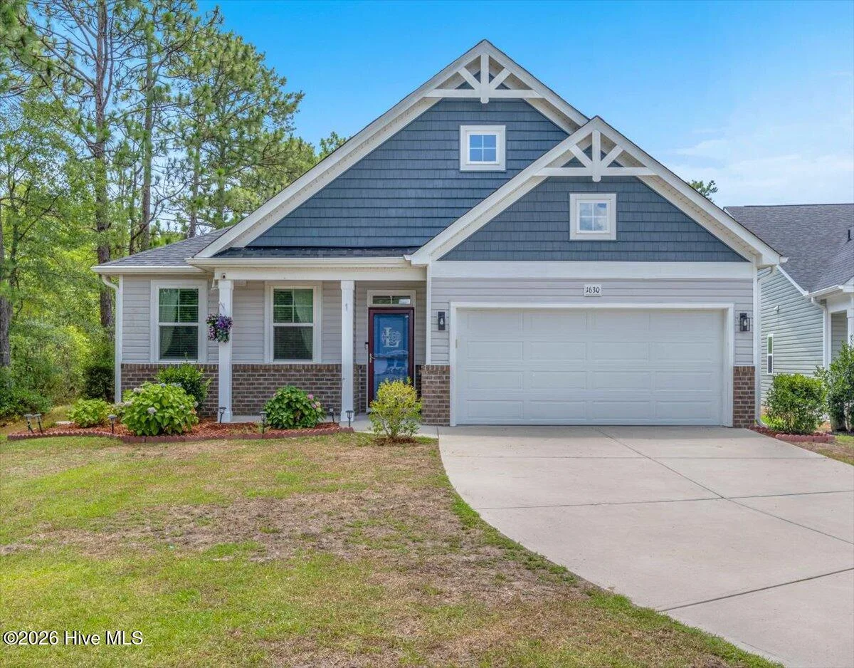 1630 E New Carraway Place SE