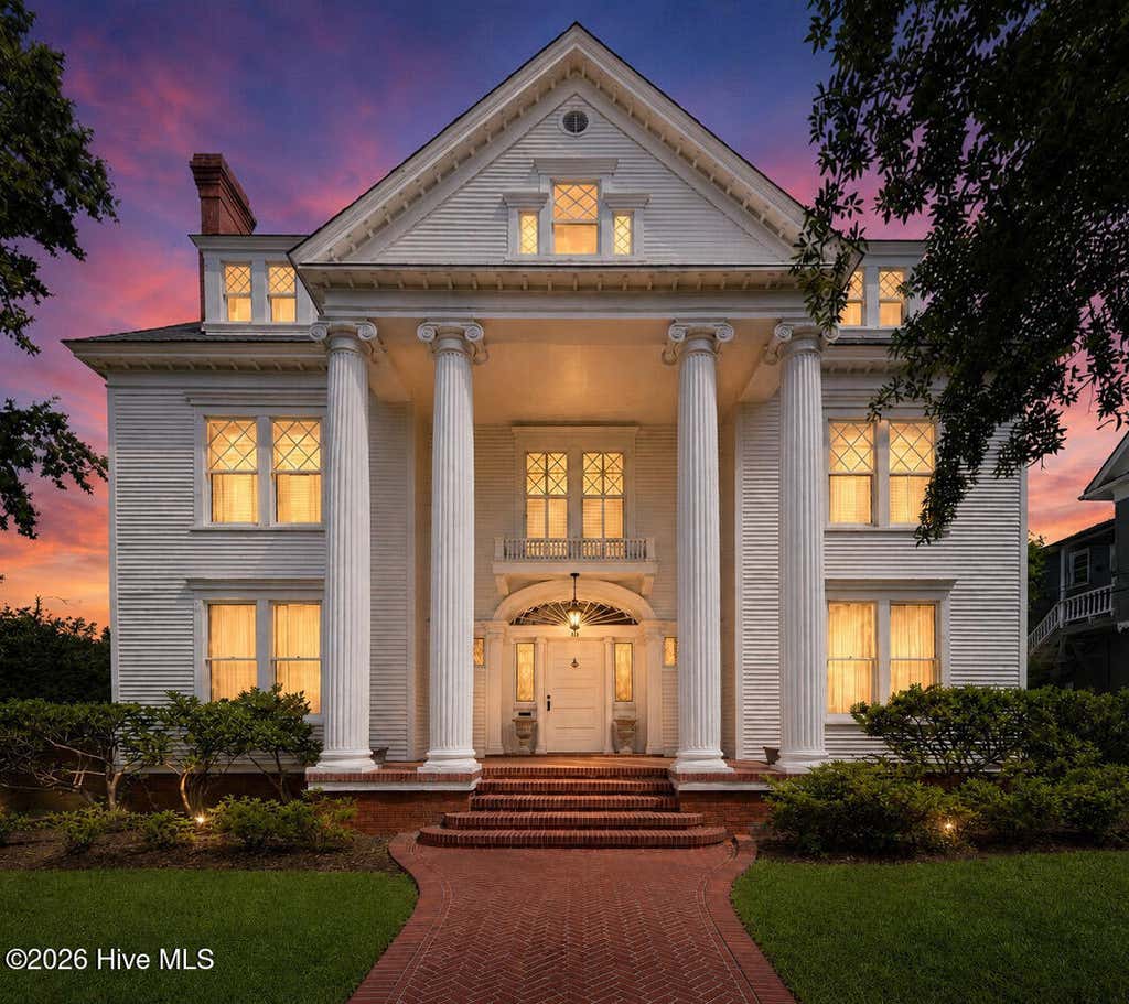 Photo of 113 Nun Street, Wilmington, NC 28401 (MLS # 100578840)