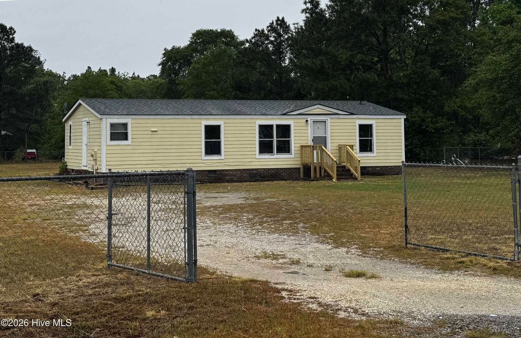 Photo of 156 Countryside Drive, Aberdeen, NC 28315 (MLS # 100571217)