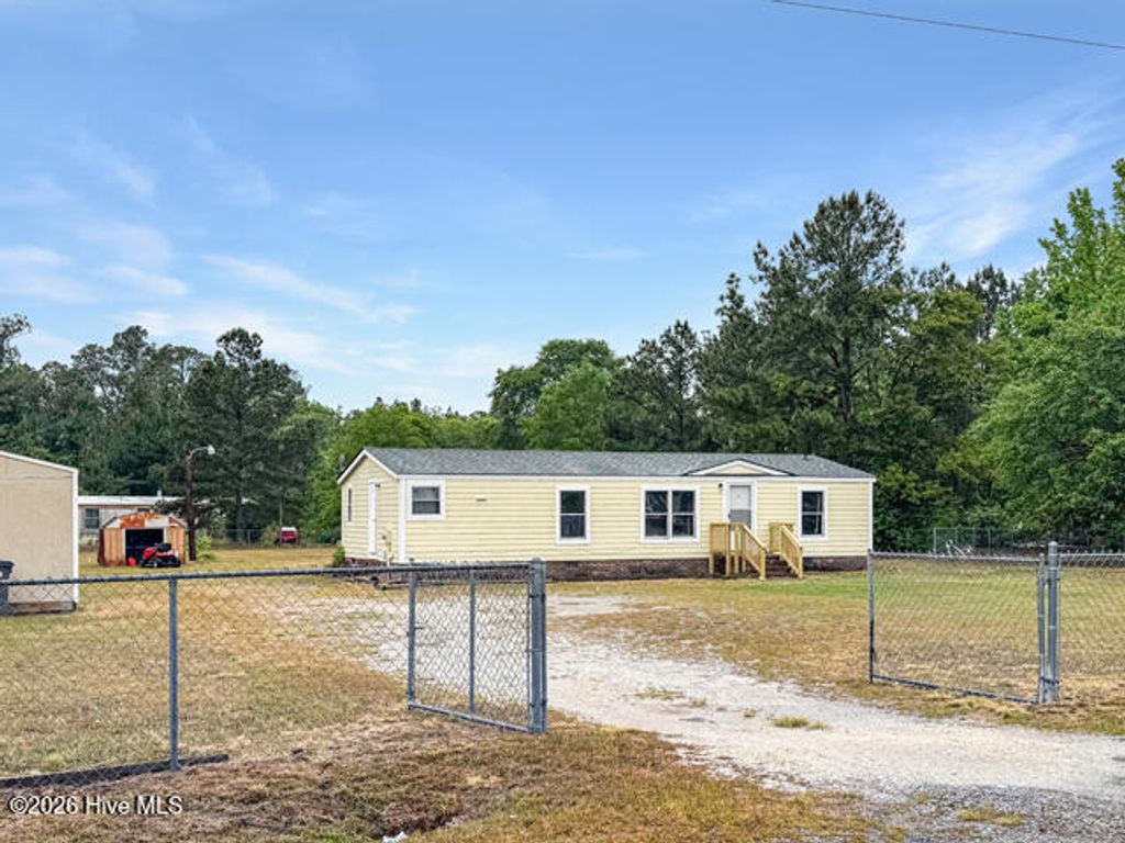 Photo of 156 Countryside Drive, Aberdeen, NC 28315 (MLS # 100571217)