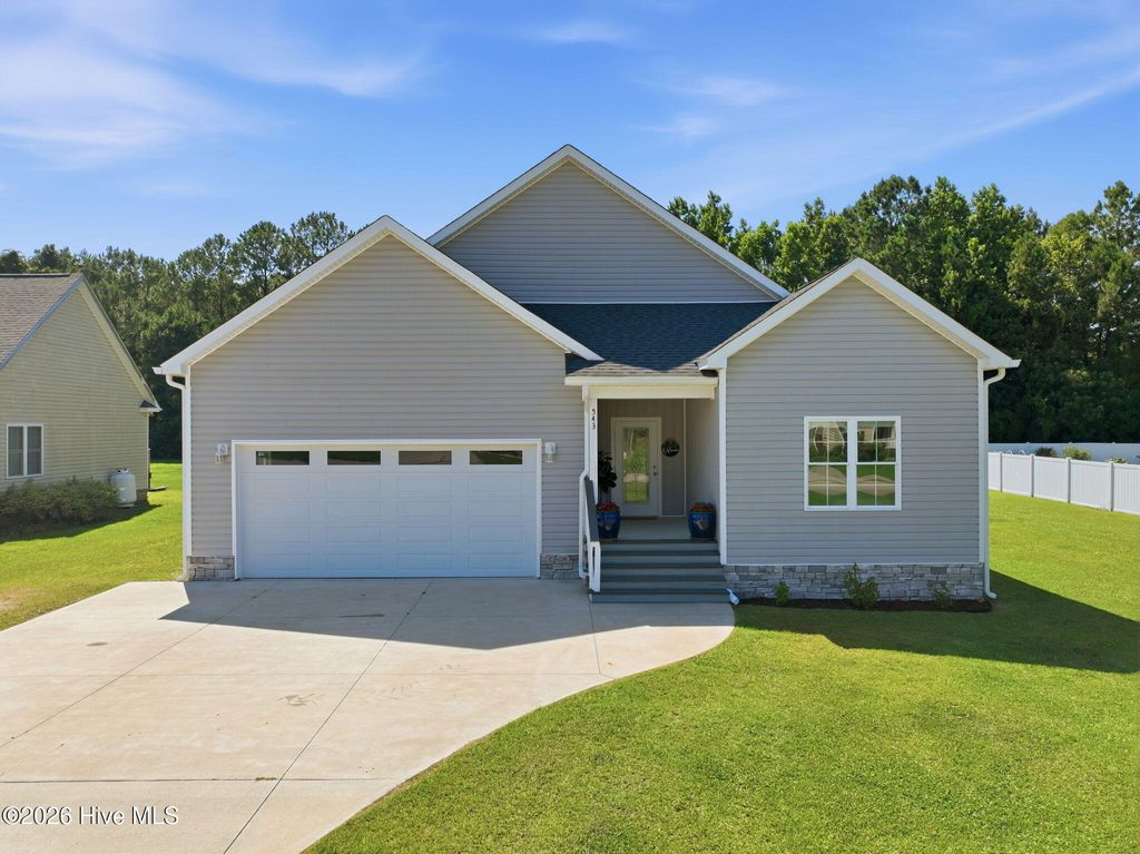 Photo of 543 Park Meadows Drive, Newport, NC 28570 (MLS # 100585711)