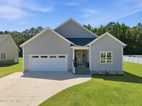 Homes For Sale - 543 Park Meadows Drive<br/> Carteret County, Newport, NC 28570