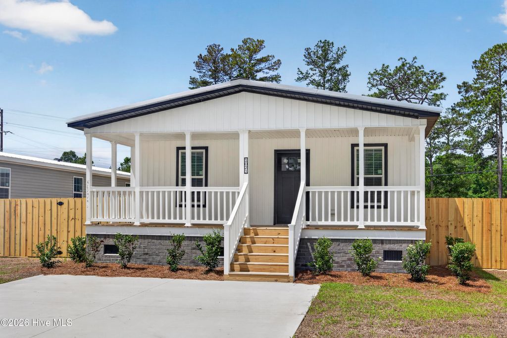 Photo of 1021 Pine Ridge Court, Castle Hayne, NC 28429 (MLS # 100559135)