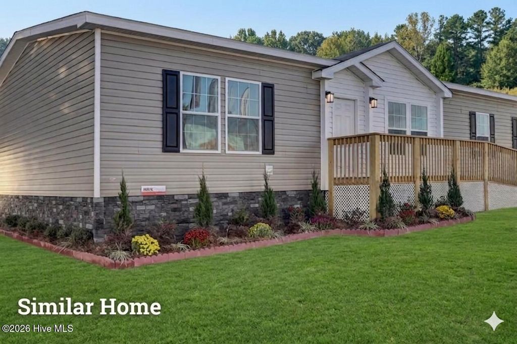 Photo of 304 Francktown Road, Richlands, NC 28574 (MLS # 100570385)