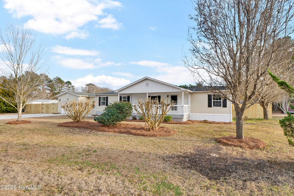 Photo of 701 Oak Dale Lane, Sneads Ferry, NC 28460 (MLS # 100550889)