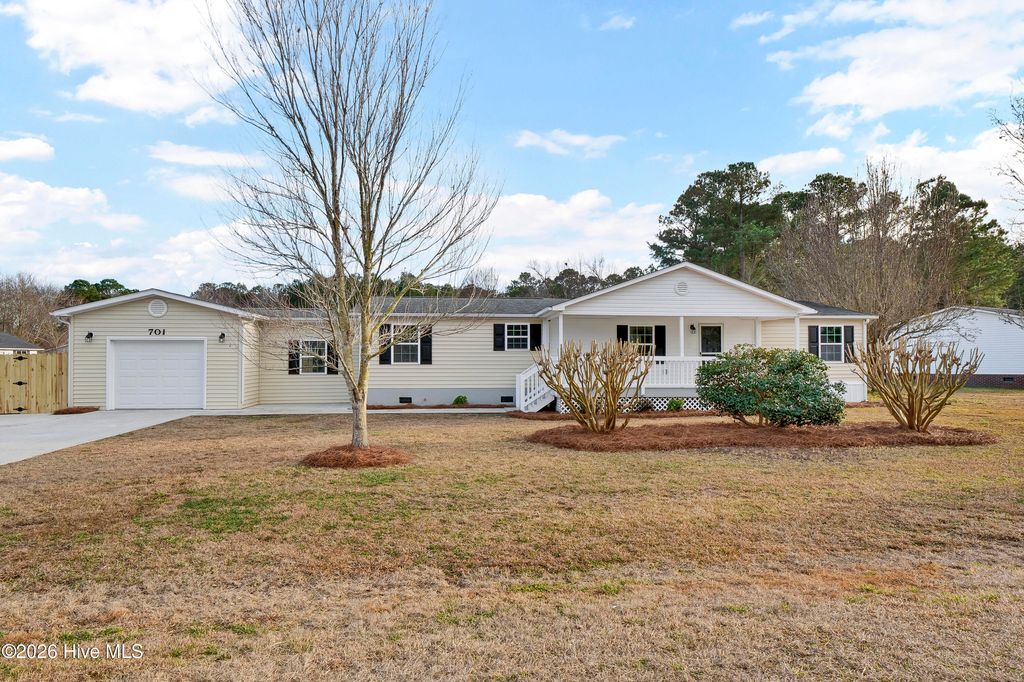 Photo of 701 Oak Dale Lane, Sneads Ferry, NC 28460 (MLS # 100550889)