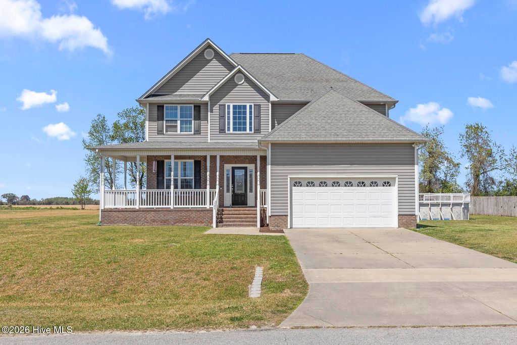 Photo of 123 Farmington Drive, Richlands, NC 28574 (MLS # 100564788)