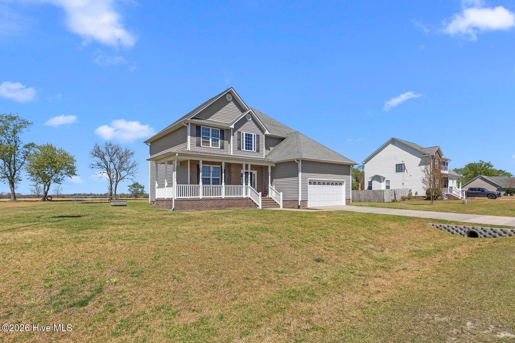 Photo of 123 Farmington Drive, Richlands, NC 28574 (MLS # 100564788)